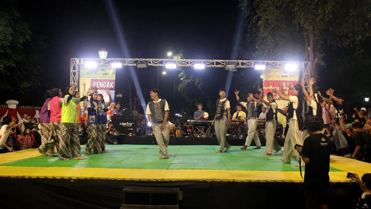 Atraksi Sabetan Mencak Hibur Ribuan Wisatawan Di Malioboro